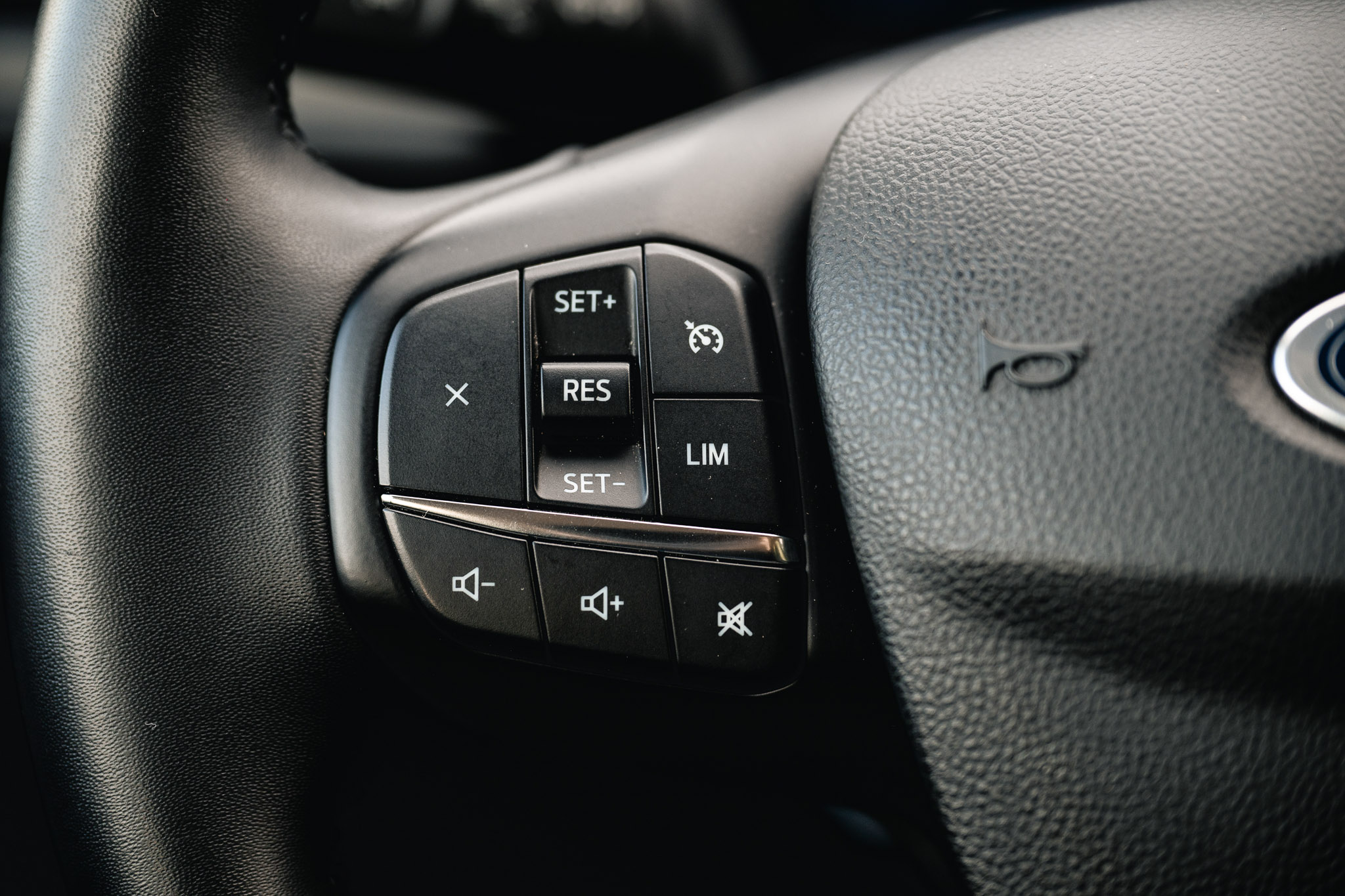 FORD KUGA 2.5 HYBRID FLEXIFUEL E85 Titanium (V300-506)