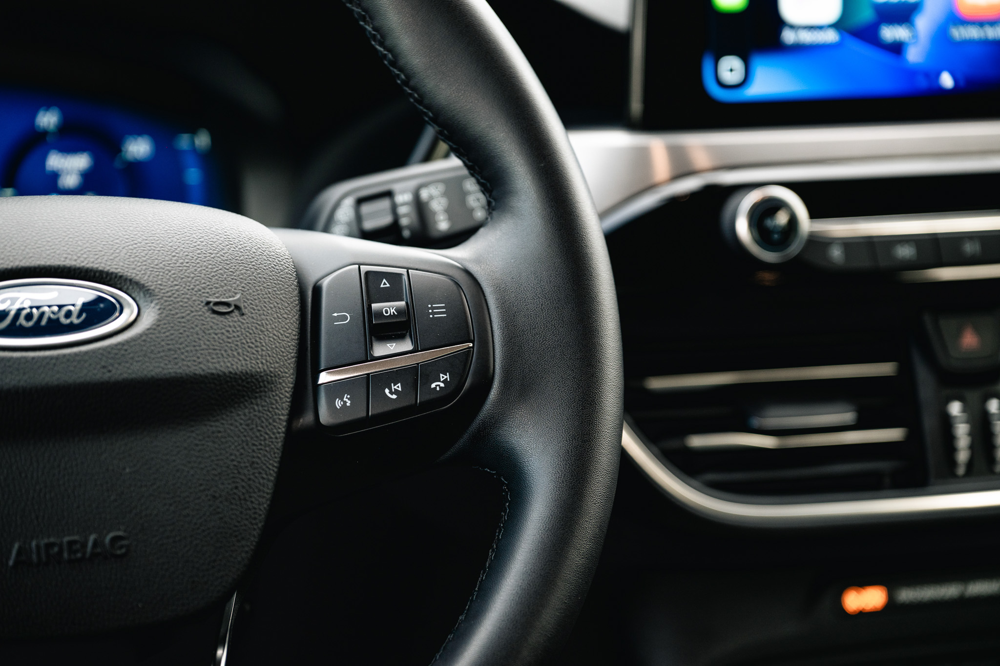 FORD KUGA 2.5 HYBRID FLEXIFUEL E85 Titanium (V300-506)