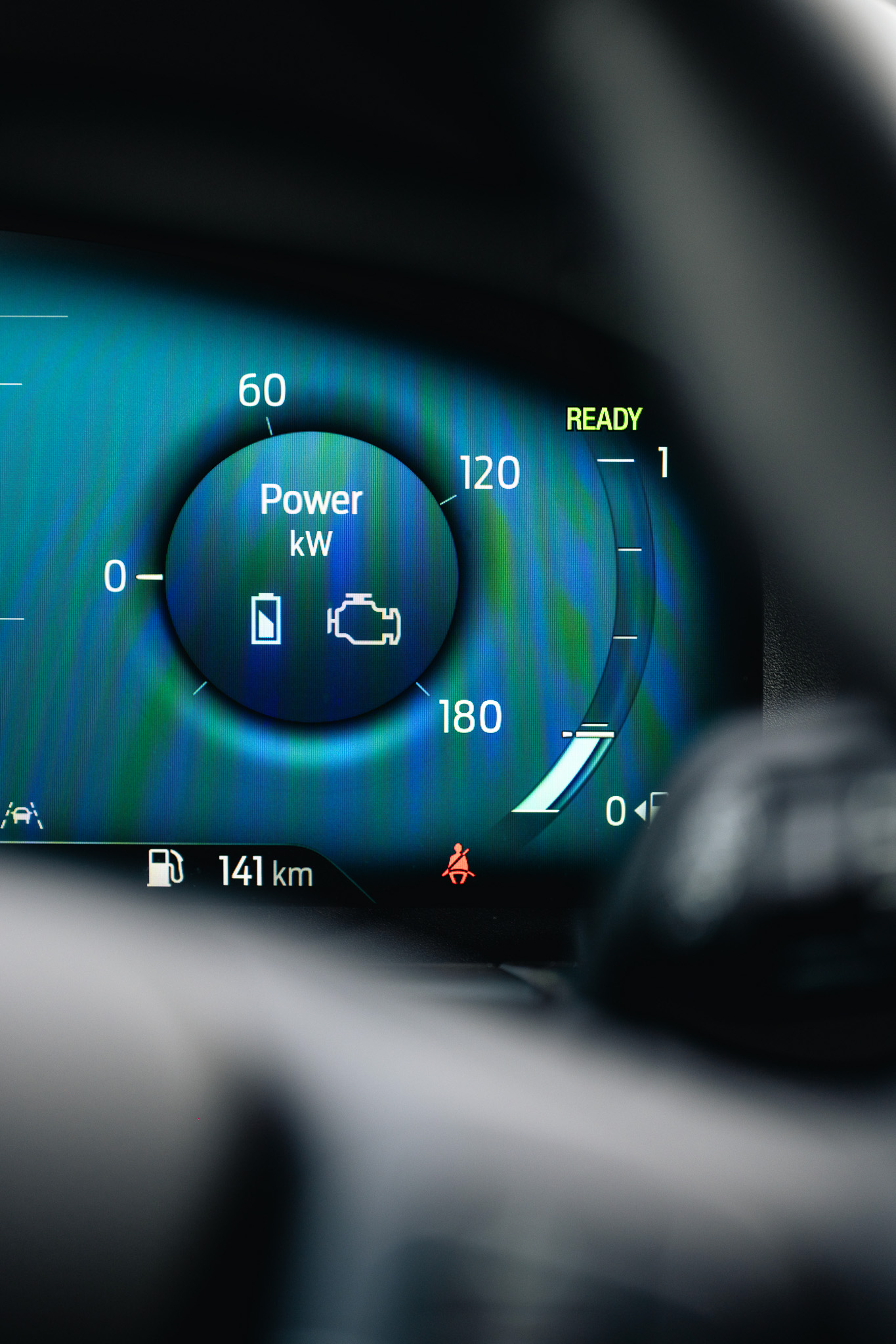 FORD KUGA 2.5 HYBRID FLEXIFUEL E85 Titanium (V300-506)
