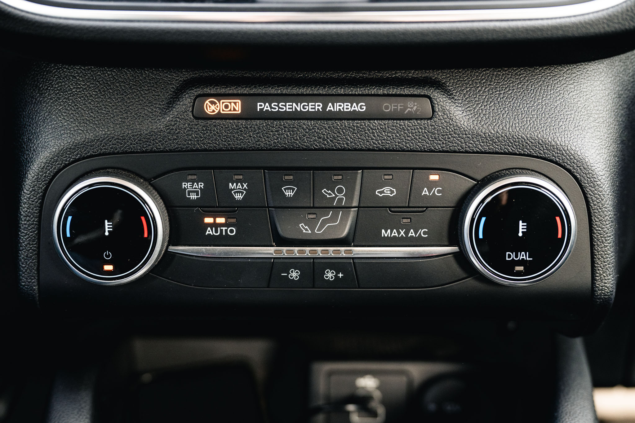 FORD KUGA 2.5 HYBRID FLEXIFUEL E85 Titanium (V300-506)