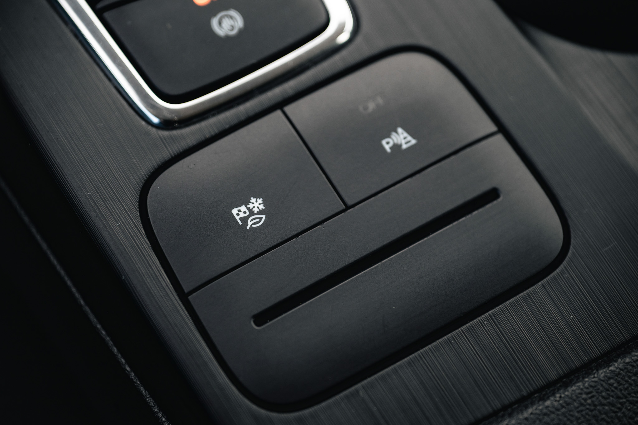 FORD KUGA 2.5 HYBRID FLEXIFUEL E85 Titanium (V300-506)