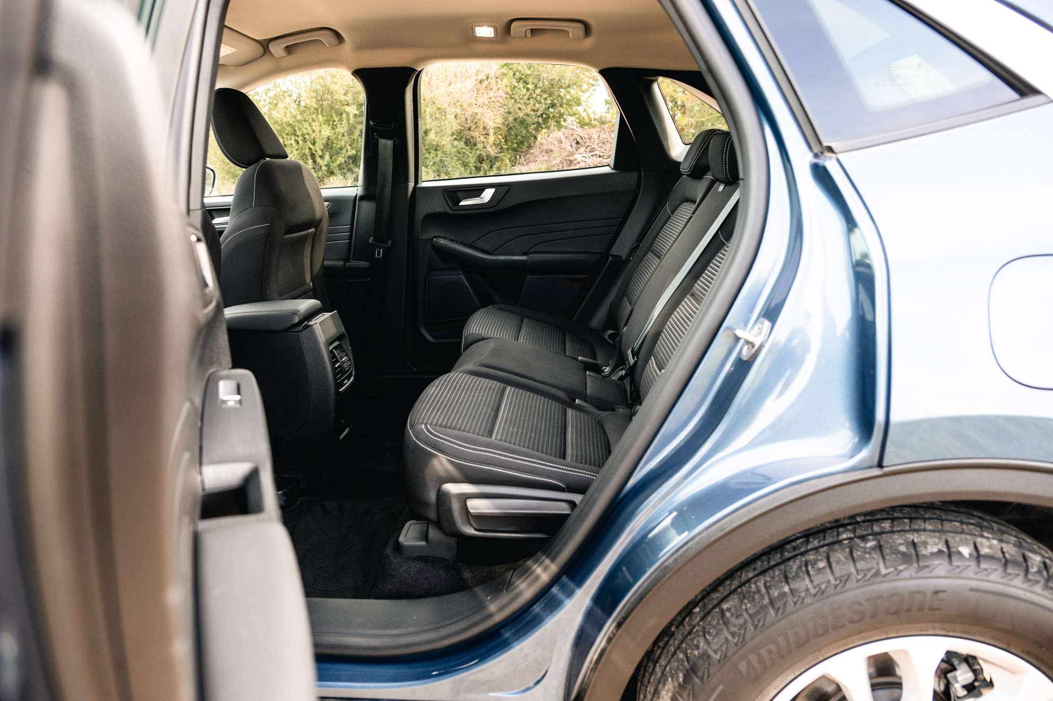 FORD KUGA 2.5 HYBRID FLEXIFUEL E85 Titanium (V300-506)
