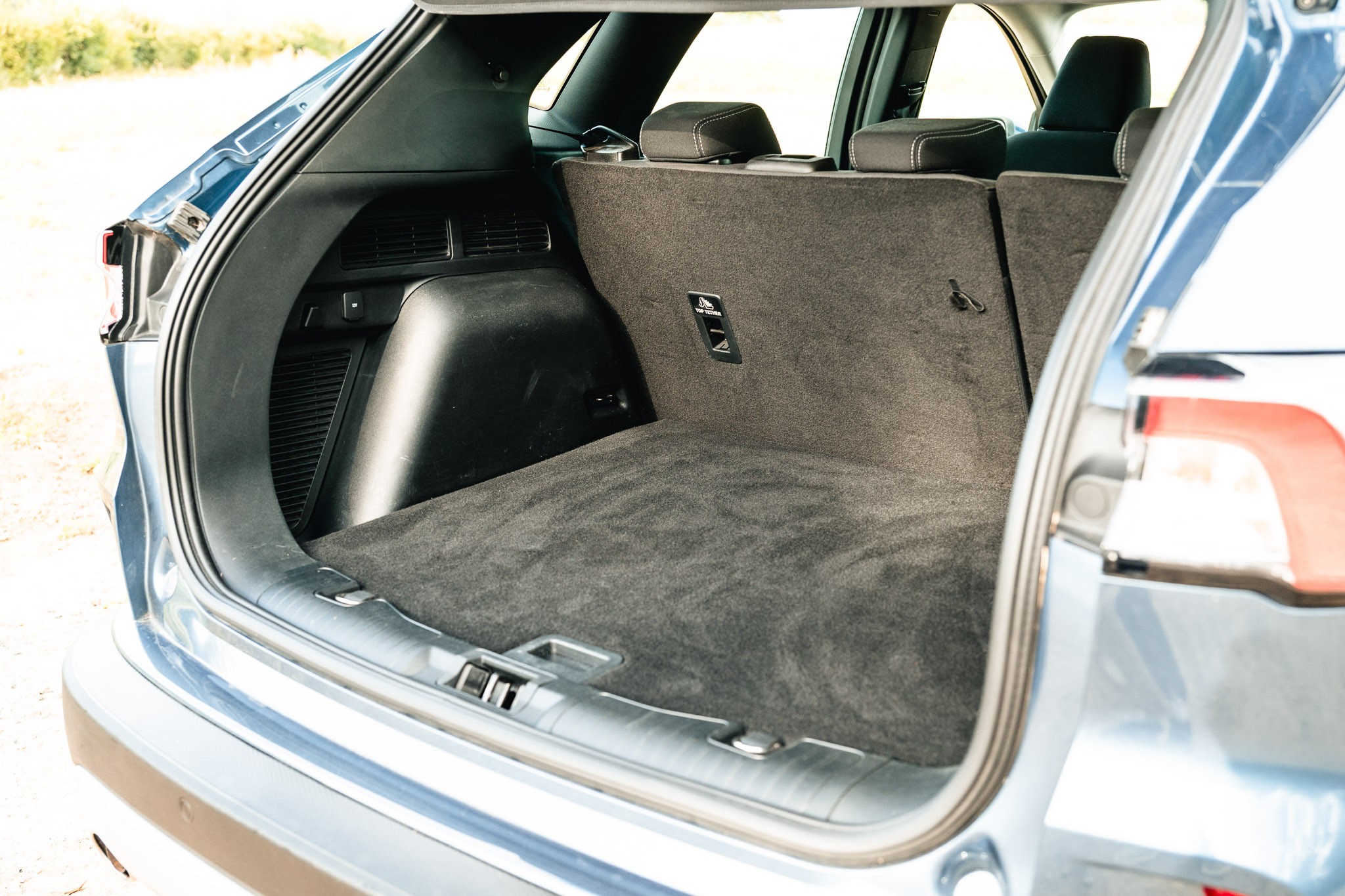 FORD KUGA 2.5 HYBRID FLEXIFUEL E85 Titanium (V300-506)