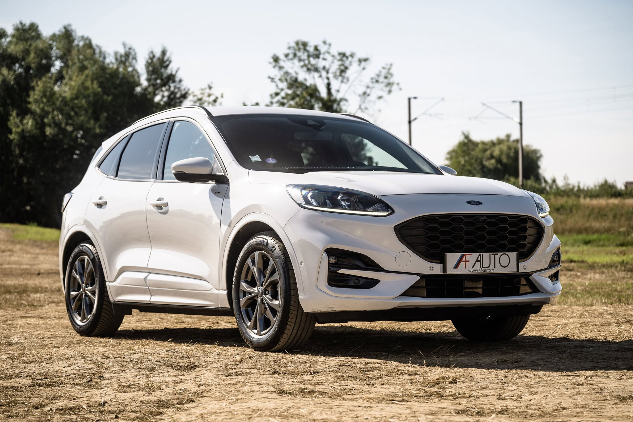 FORD KUGA 2.5 HYBRID FLEXIFUEL E85 ST-Line (V322-403)