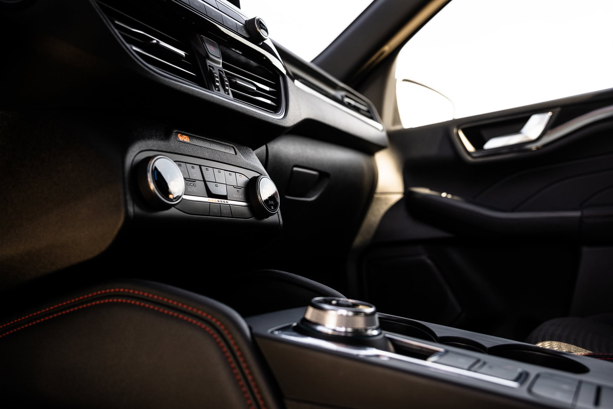 FORD KUGA 2.5 HYBRID FLEXIFUEL E85 ST-Line (V322-403)