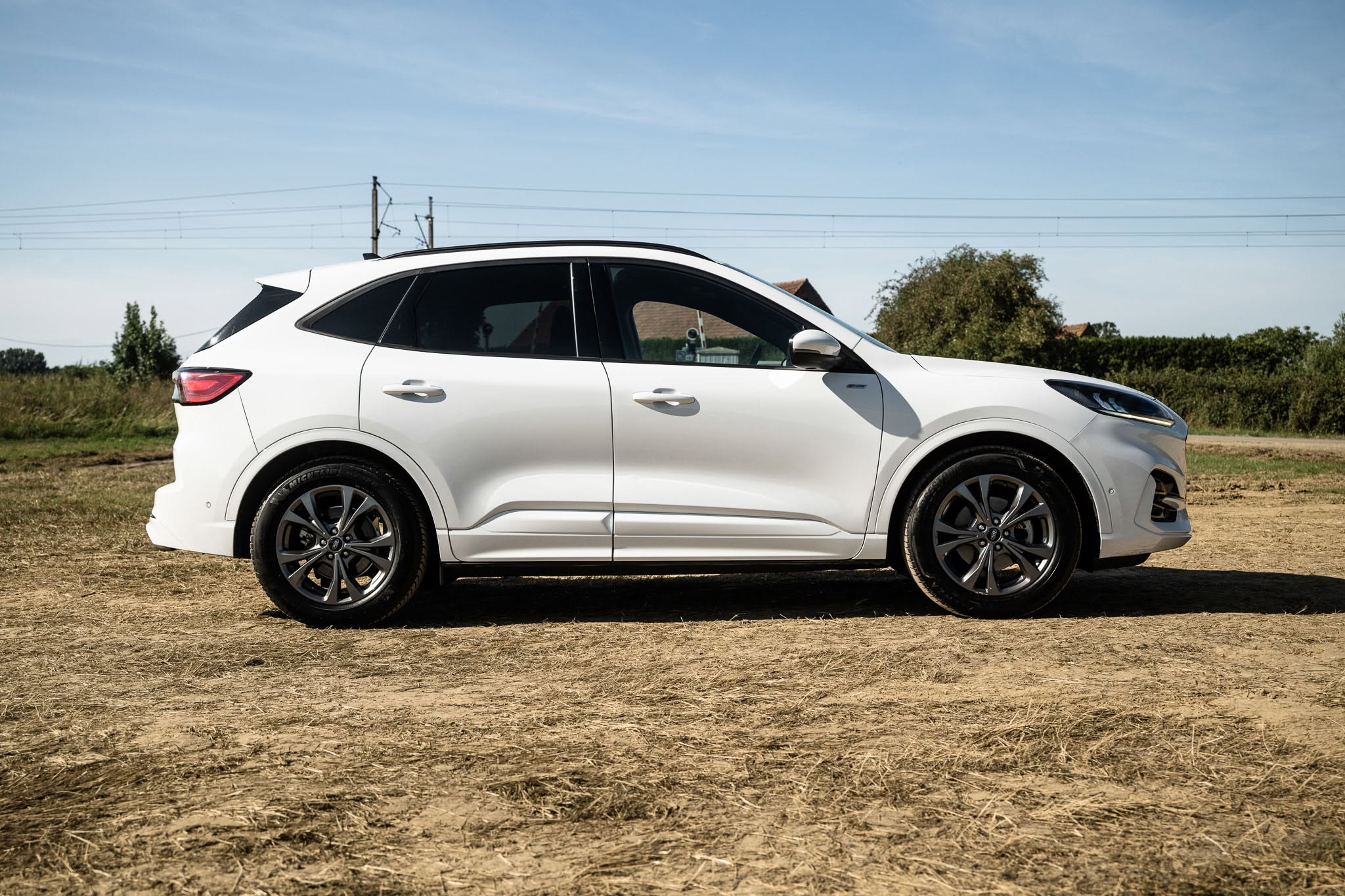 FORD KUGA 2.5 HYBRID FLEXIFUEL E85 ST-Line (V322-403)