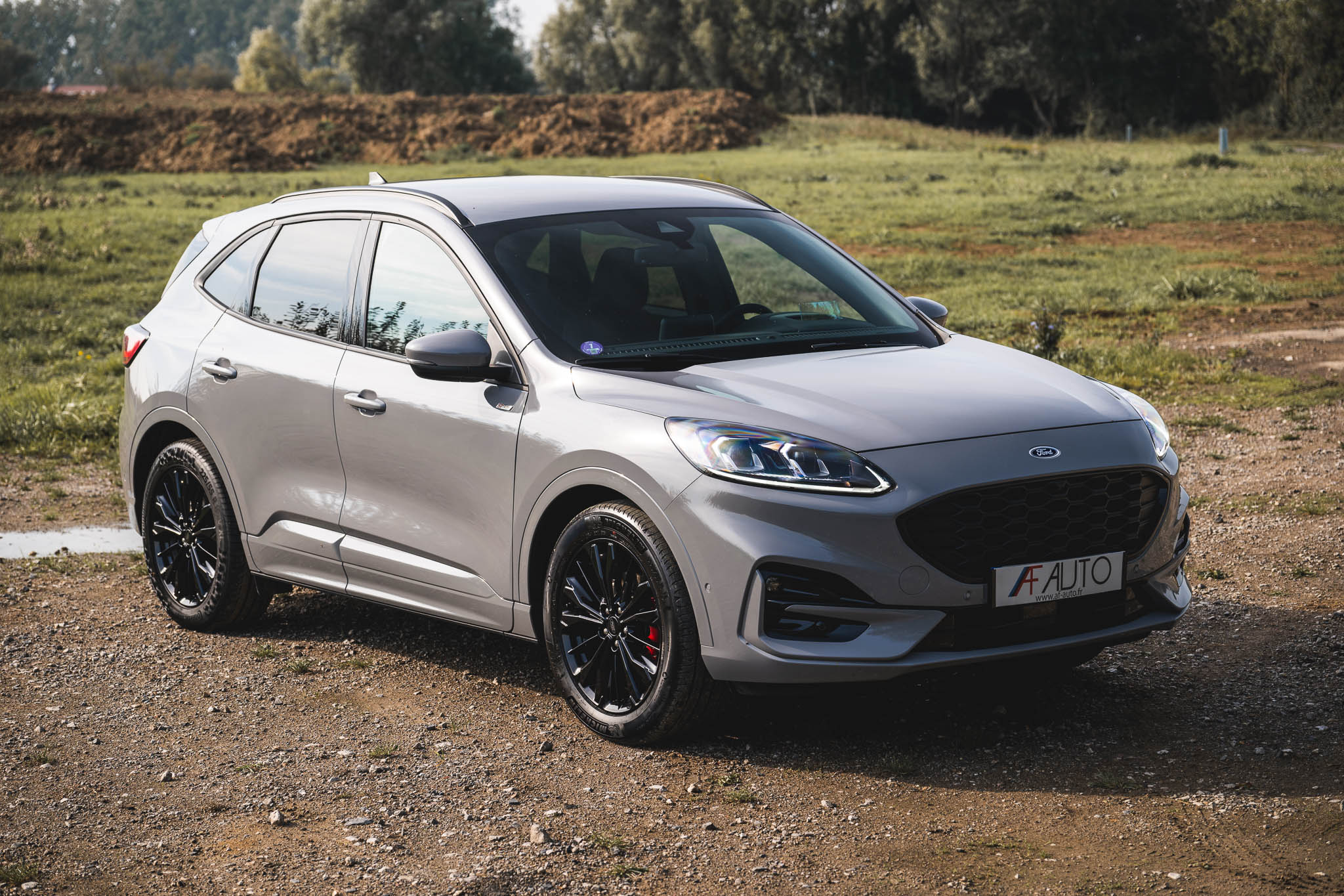 FORD KUGA 2.5 HYBRID FLEXIFUEL E85 GRAPHITE TECH EDITION (V322-748)