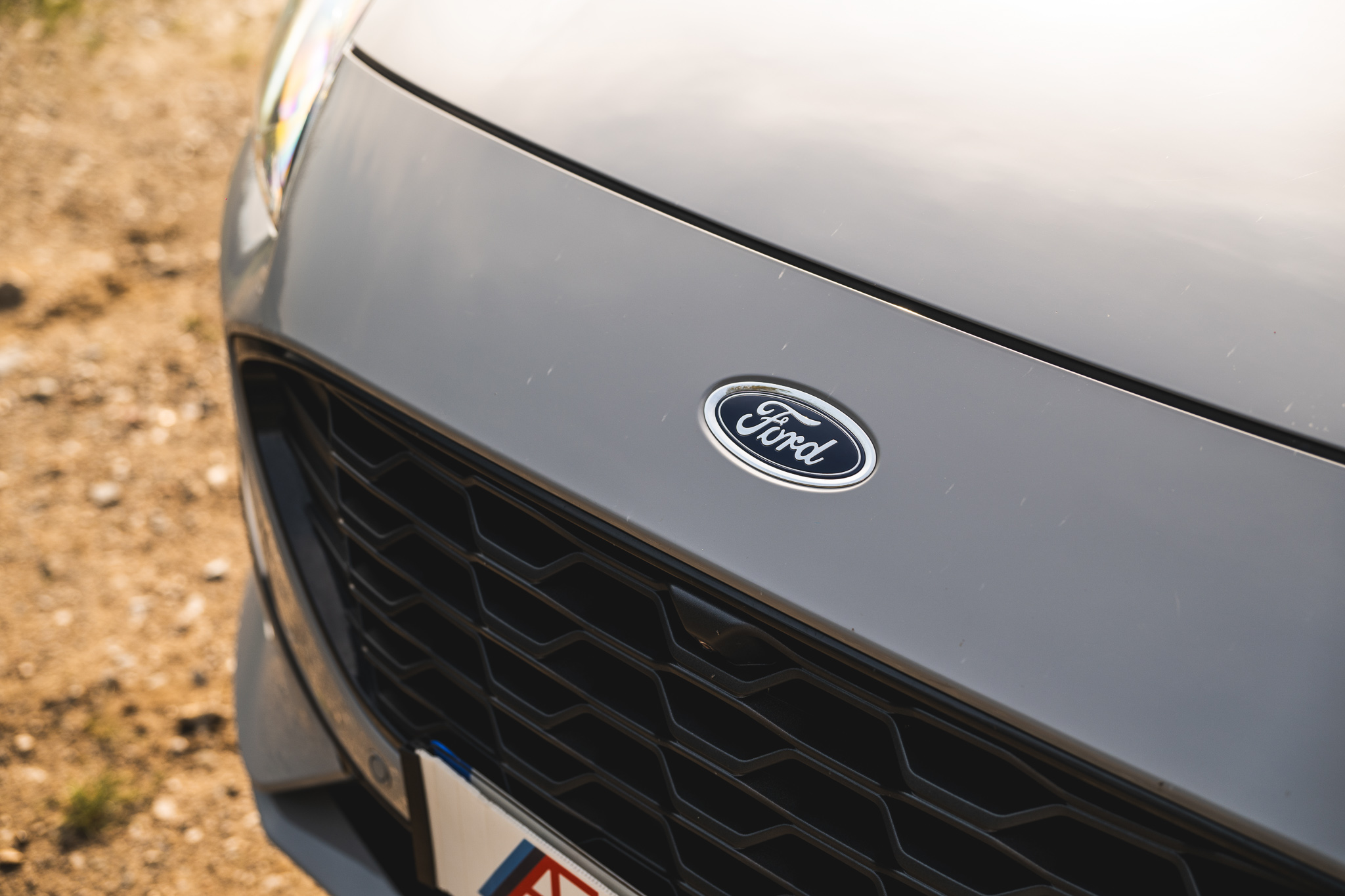 FORD KUGA 2.5 HYBRID FLEXIFUEL E85 GRAPHITE TECH EDITION (V322-748)