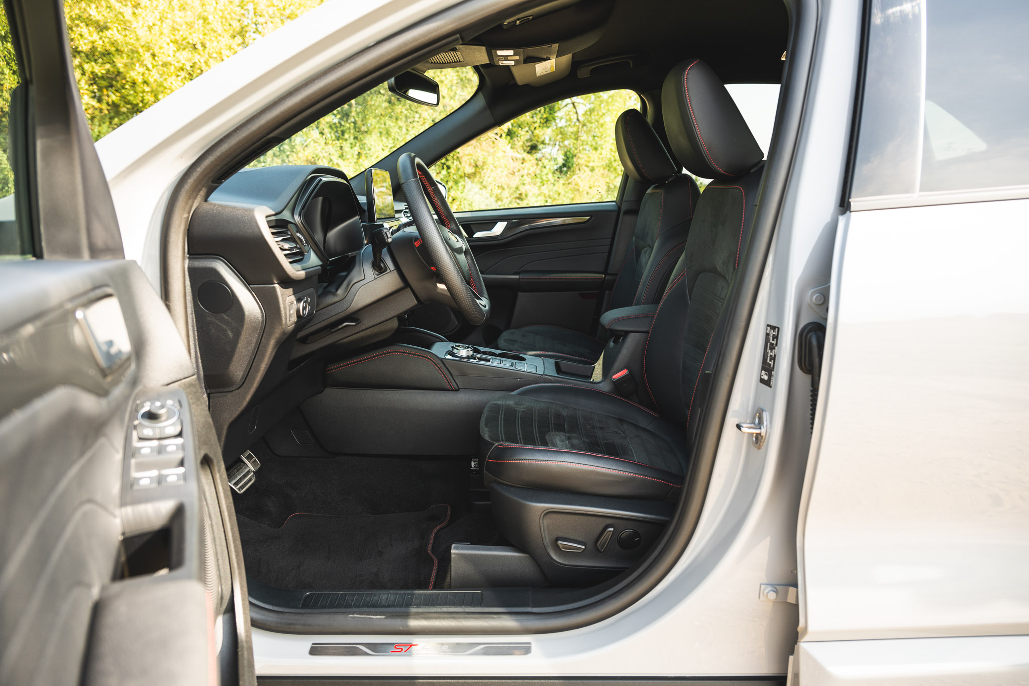 FORD KUGA 2.5 HYBRID FLEXIFUEL E85 GRAPHITE TECH EDITION (V322-748)