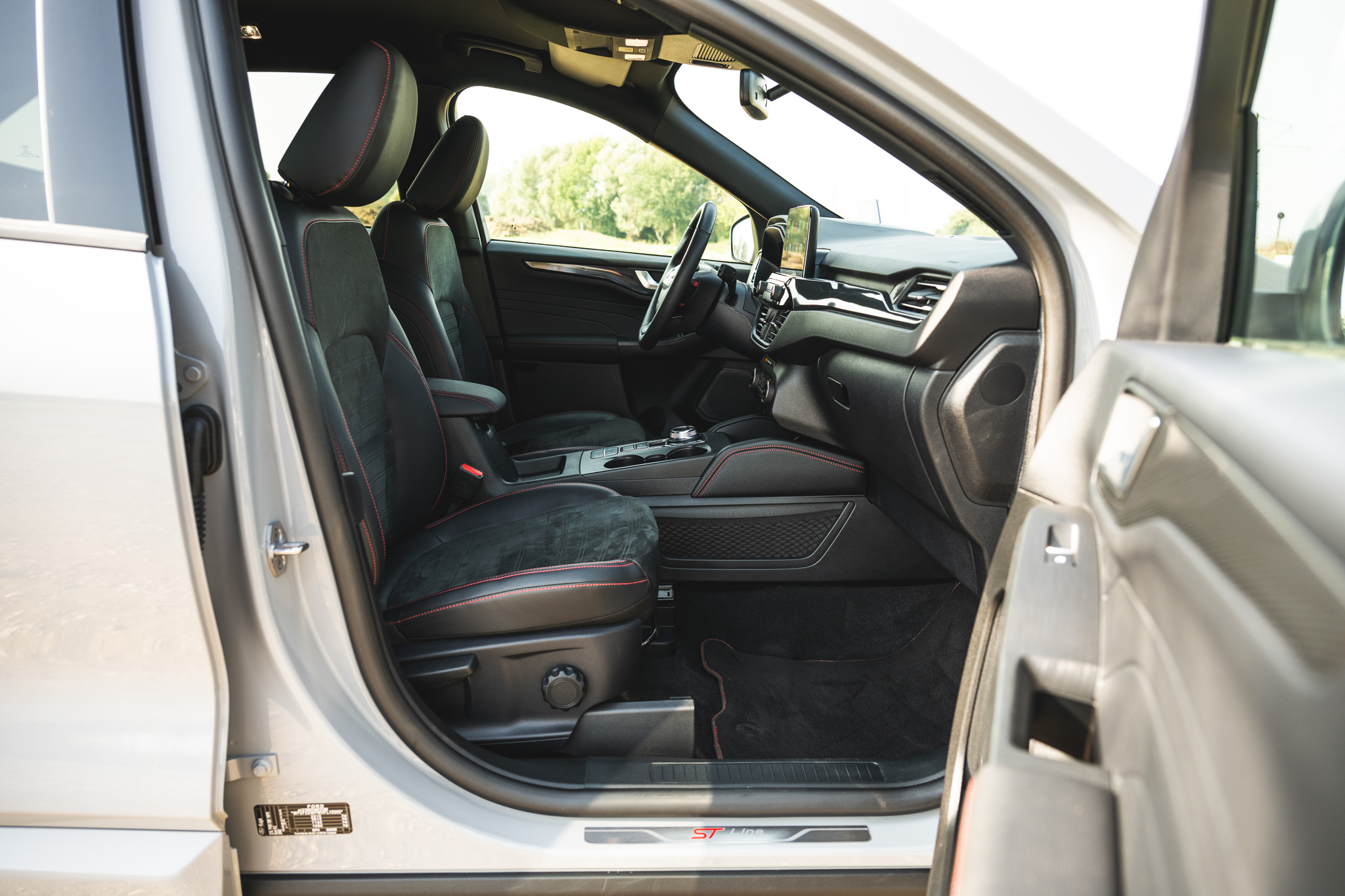 FORD KUGA 2.5 HYBRID FLEXIFUEL E85 GRAPHITE TECH EDITION (V322-748)