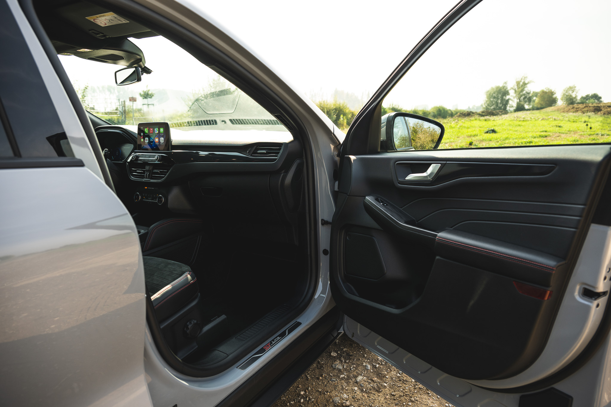FORD KUGA 2.5 HYBRID FLEXIFUEL E85 GRAPHITE TECH EDITION (V322-748)