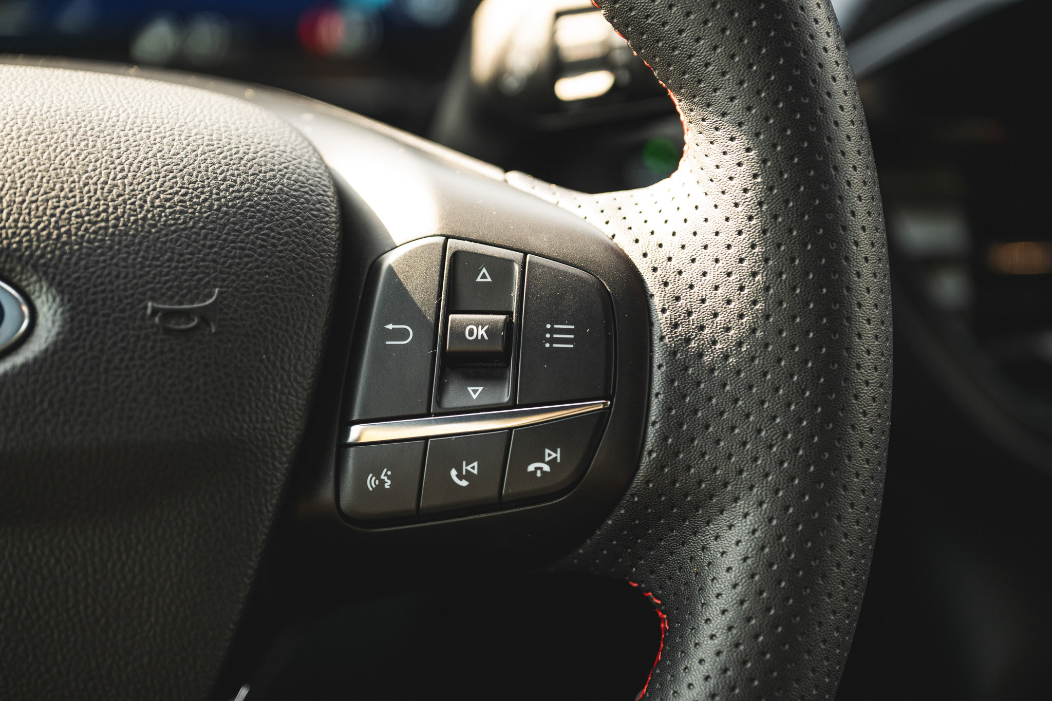 FORD KUGA 2.5 HYBRID FLEXIFUEL E85 GRAPHITE TECH EDITION (V322-748)