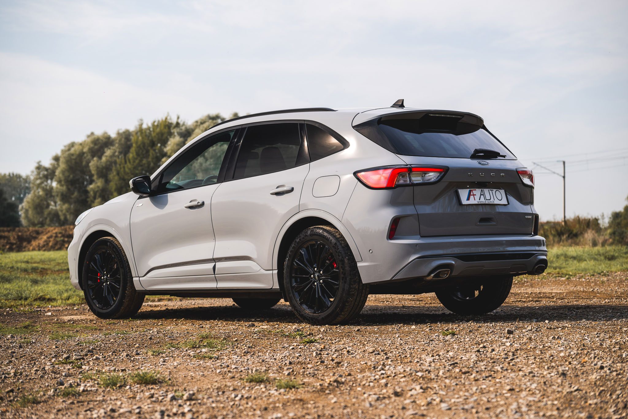 FORD KUGA 2.5 HYBRID FLEXIFUEL E85 GRAPHITE TECH EDITION (V322-748)