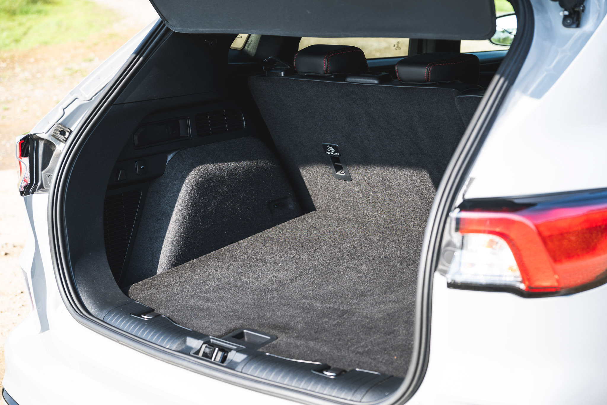 FORD KUGA 2.5 HYBRID FLEXIFUEL E85 GRAPHITE TECH EDITION (V322-748)
