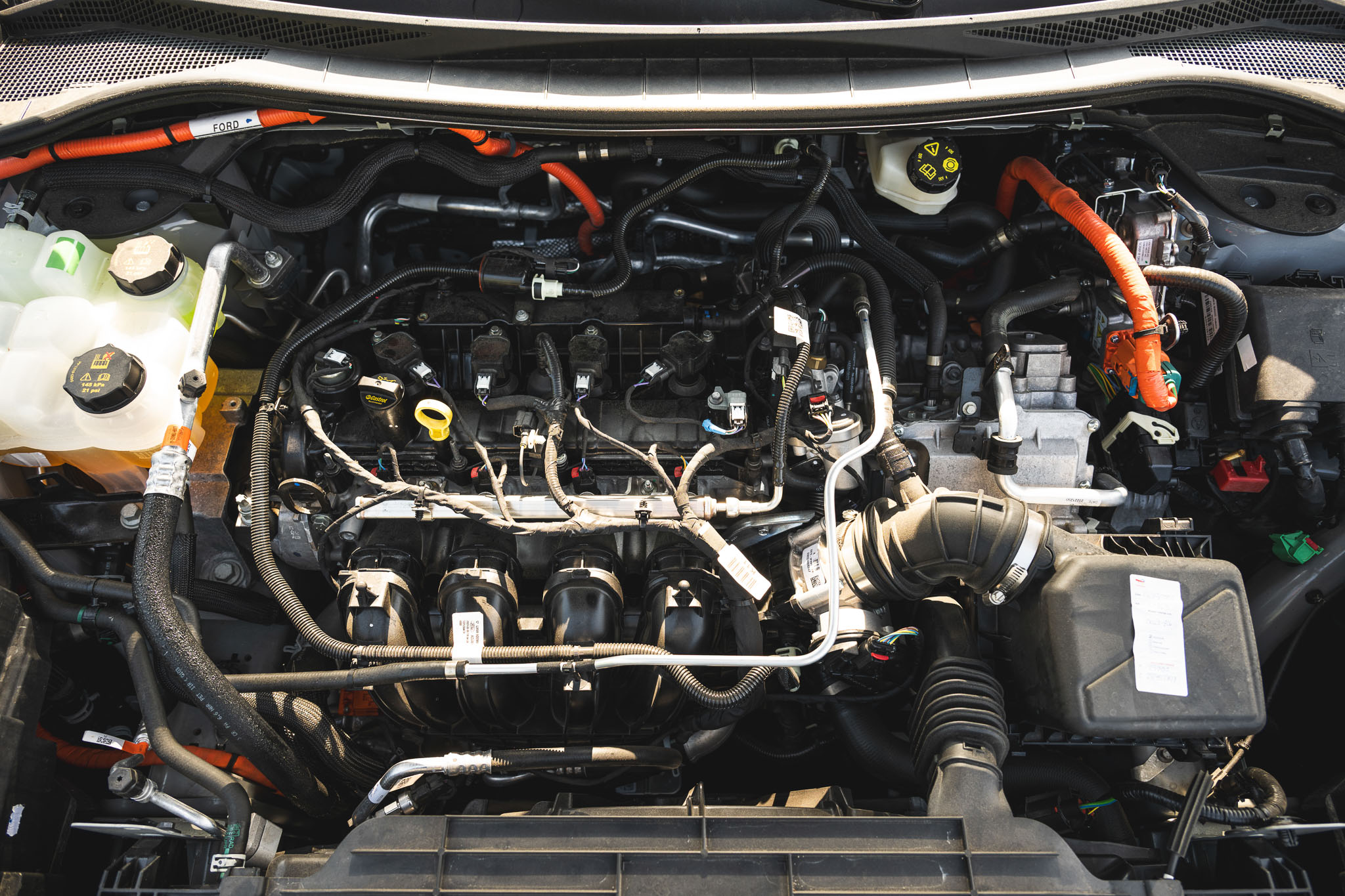 FORD KUGA 2.5 HYBRID FLEXIFUEL E85 GRAPHITE TECH EDITION (V322-748)